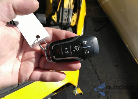 2016 Ford Mustang Ecoboost z USA, uszkodzony, nr VIN 1FA6P8TH0G5221199